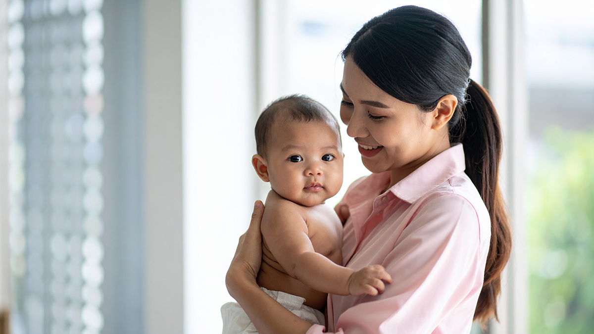 Bảo mẫu Nora Care được đào tạo để thấu hiểu và vỗ về cảm xúc của các bé